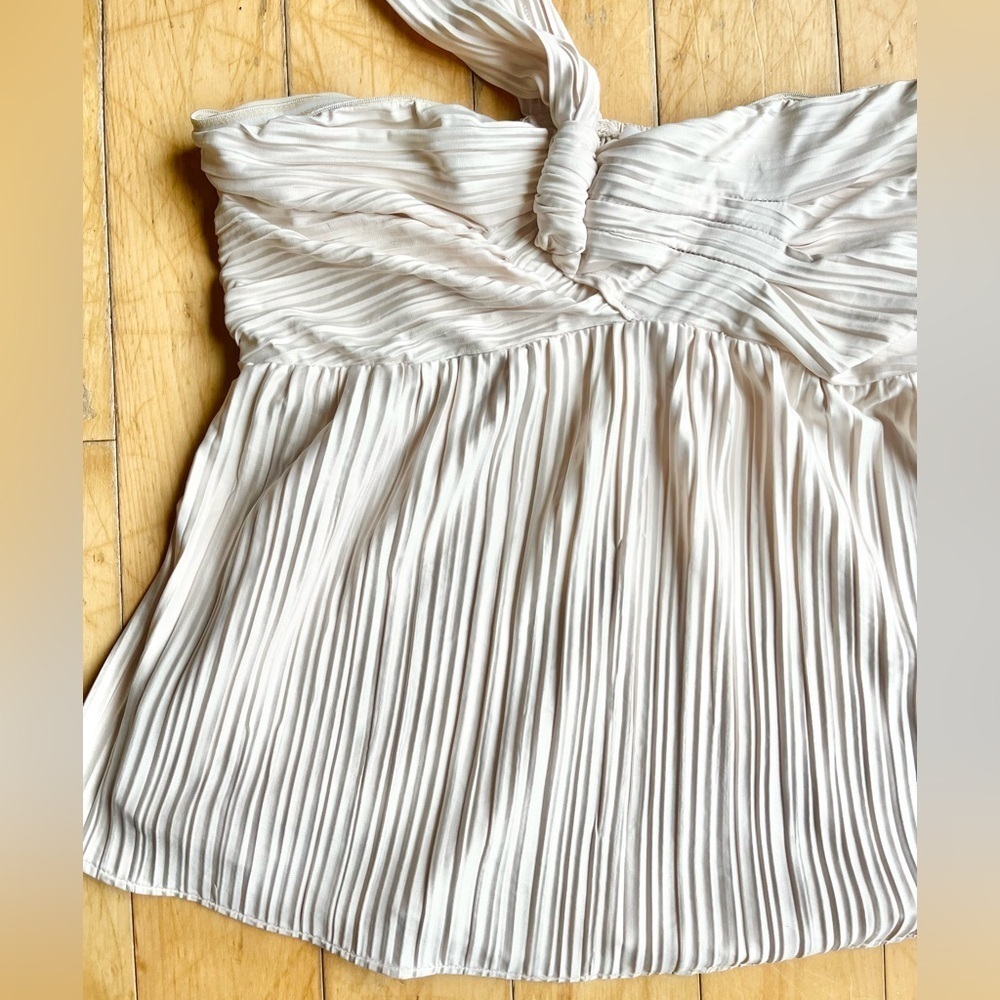Heartloom Boho White One-Shoulder Satin Feel Crop top Size Medium - Picture 2 of 6
